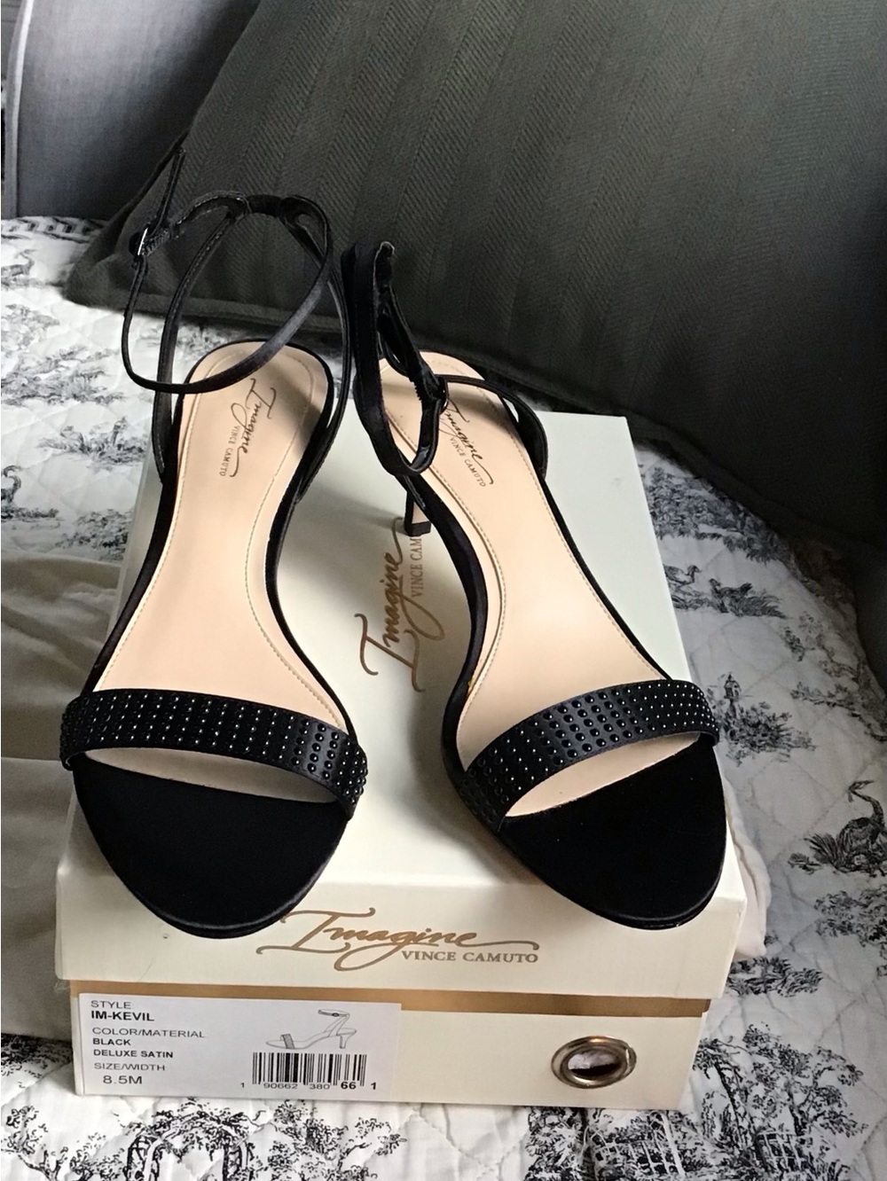 New! Vince Camuto Imagine -Kevil Black Satin studded sandals 8.5M